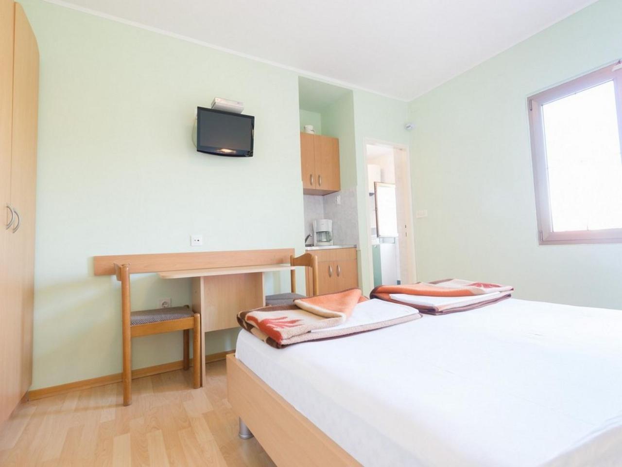 Apartment And Rooms Kristina Башка Экстерьер фото